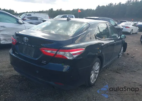 2020 Toyota Camry Le Awd z USA, uszkodzony, nr VIN 4T1C11BK5LU008201
